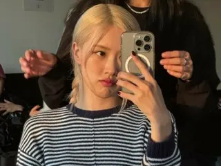 "BLACKPINK" ROSE looks good in casual clothes...Lovely selfie