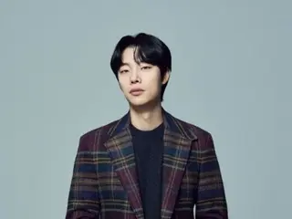 Actor Ryu Jun Yeol receives plaque of appreciation from Cultural Heritage Administration for "talent donation"... Narration in English and Korean