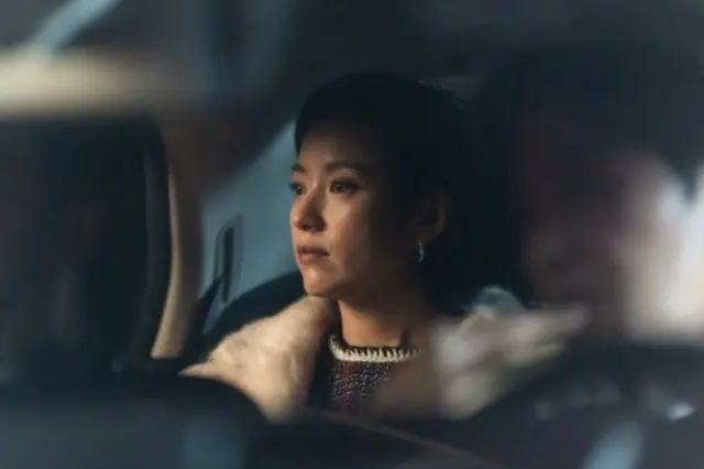 「支配種」ハン・ヒョジュ、車の上に落ちてきた謎の男性と接近するチュ・ジフン…本日（10日）公開