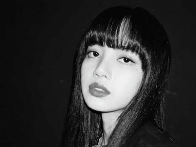 Lisa to become a real estate mogul? ... Following her 7.5 billion won house in Seongbuk-dong, she has purchased a 5.4 billion won mansion in LA