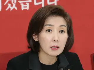 South Korea's ruling party slams Moon Jae-in's memoir, saying he is "still Kim Jong-un's 'chief spokesman'"