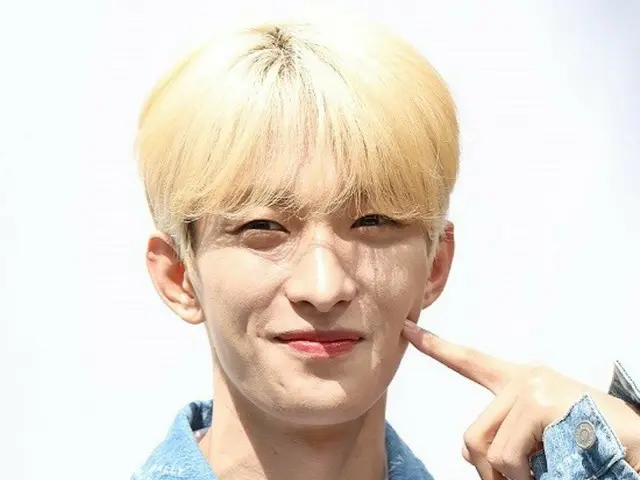 [Photo] SEVENTEEN's DK (DO-GYEOM) poses cutely at an event for the brand he serves as grand ambassador for