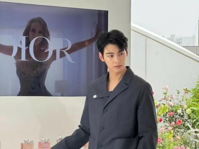 ASTRO's Cha EUN WOO shows off his mature adult charm with Dior