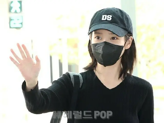 [Airport Photos] IU, heading to Jakarta in casual airport fashion~