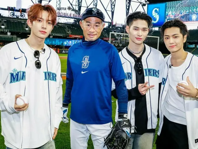 ENHYPEN's Niki, Heeseung, and Jay attend Mariners' Opening Ceremony... Photo taken with Ichiro is a Hot Topic