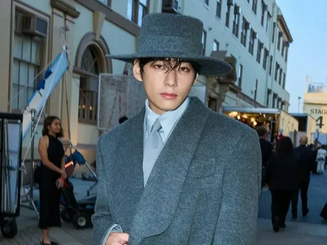 BTS' V shines in "VOGUE WORLD" with sophisticated style incorporating hanbok sensibility... Numerous behind-the-scenes photos revealed
