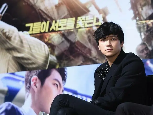 Actor Kang Dong Won, paying attention to ”Golden shoes”. Movie 'MASTER'Production Reporting Meeting.