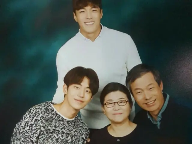 Actor Nam Ju Hyuk, released family photos? TV Series ”Family Fairy Kim · Bokju”Family picture of the