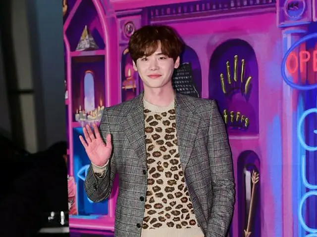 Actor Lee Jung Suk, attended the GUCCI photo wall event. In the afternoon of the25th. Flagship store
