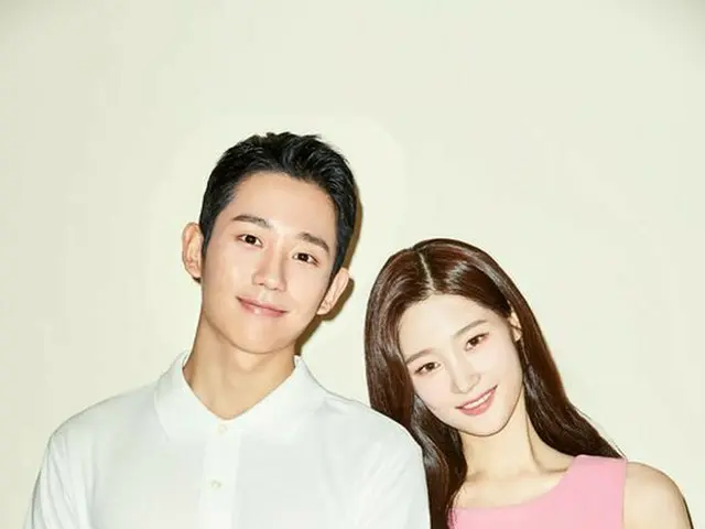 Actor Jung HaeIn DIA Jeon Chae Young, released a couple photo.