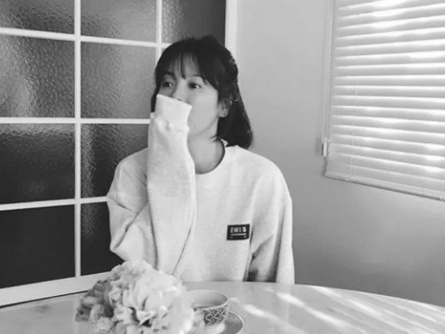 Actress Song Hye Kyo, released photo of her newlywed everyday life.