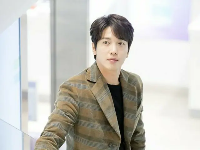 CNBLUE Jung Yong Hwa, will be holding a fan meeting before joining military.  Th
