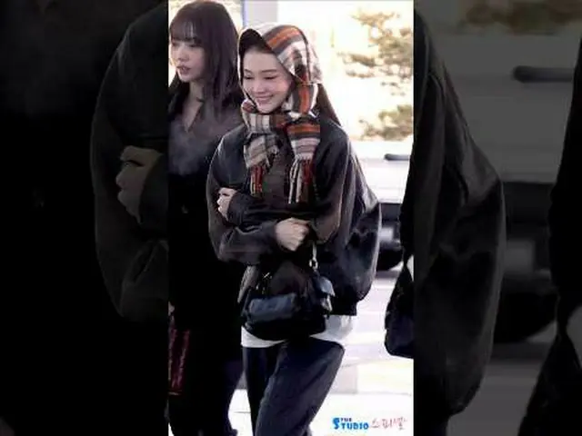 251204 MEOVV_ ̈_ ̈ ELLA "AAA 2025" Airport Depart Fancam by 스피넬 #MEOVV_ ̈_ ̈ #ME