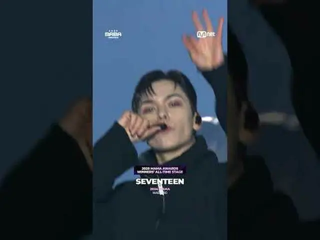 Check out the iconic stage of the winners, SEVENTEEN_ _  🏆 Best Male Group 🏆 B