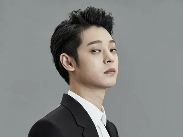 Singer Jung JOOn Young, electric shootback at the end of March.