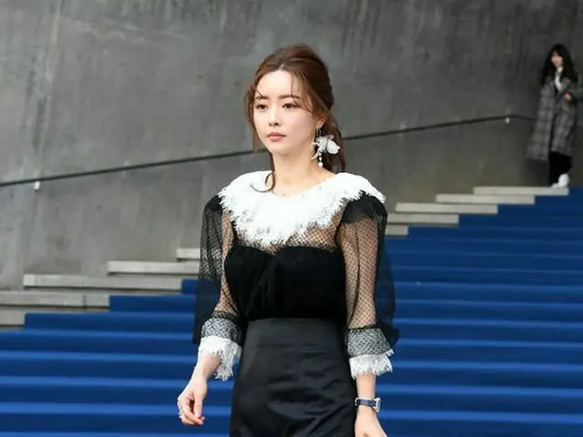 Actress Hong SooAh, participated in ”2018 F/W HERA SEOUL FASHION WEEK” 22ndSeoul · Dongdaemun DDP.