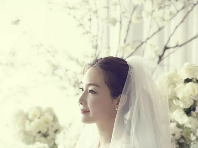 Actress Choi · JiWoo, wedding photos released.
