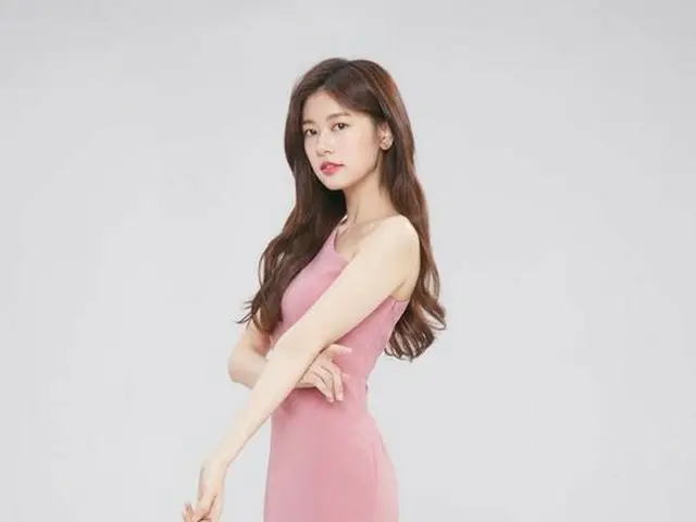 Actress Jeon Somine (Itakisu), released pictures.