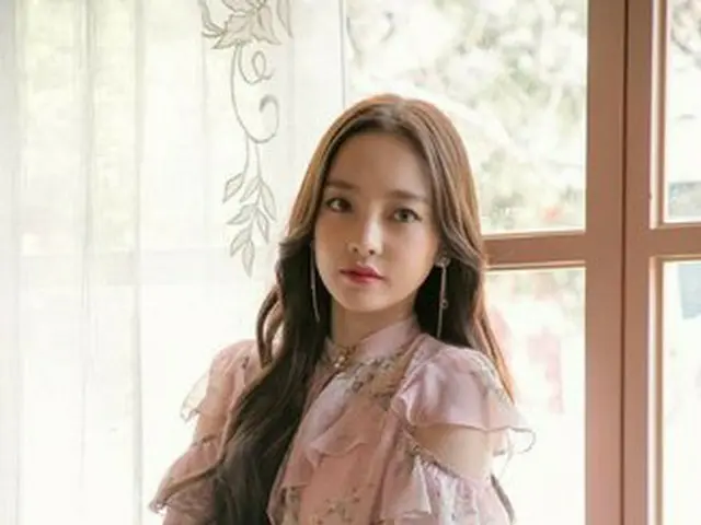 KARA's former member Goo Hara, released the poster and teaser shooting scenes of