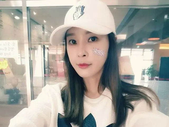 Nikita, a sister of singer MINA (WORLD CUP) also confessed that she'd had medica