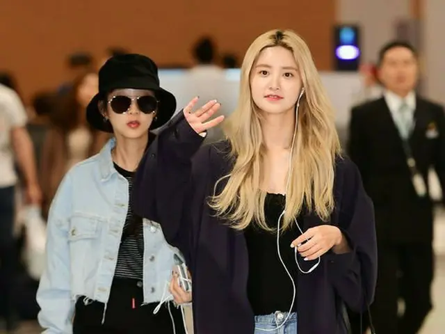 EXID, returning to Korea. Incheon airport one day.