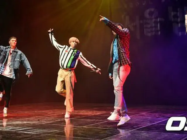 TEENTOP, the showcase of their mini album "SEOUL NIGHT" was held.