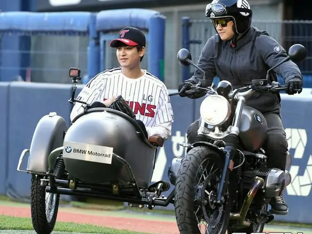 iKON Chaune, participated in the ball start ceremony. LG Twins VS Lotte Giants. 