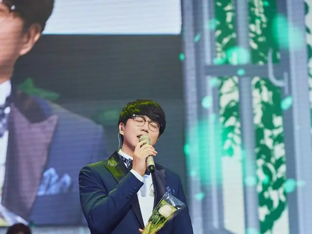 Singer Sung Si Kyung, May comeback. To announce the ballad of sensitivity.