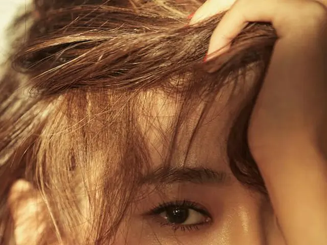 Actress Koh Joon Hee, on the cover of Chinese fashion magazine.