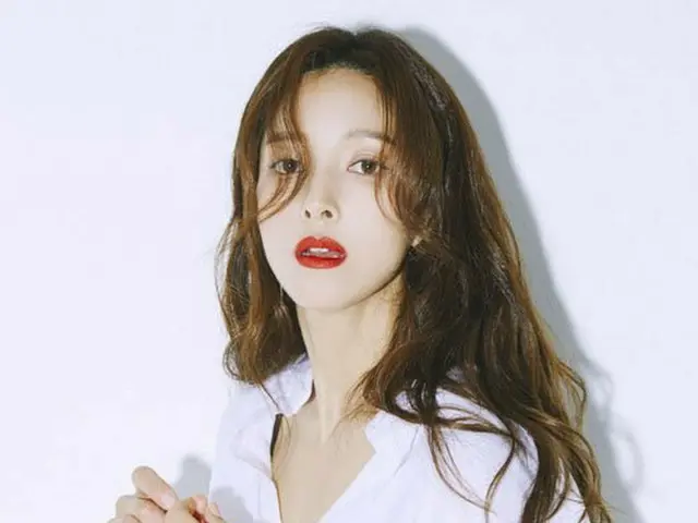 Actress Wang Bich Na, photos from 'Bnt'.