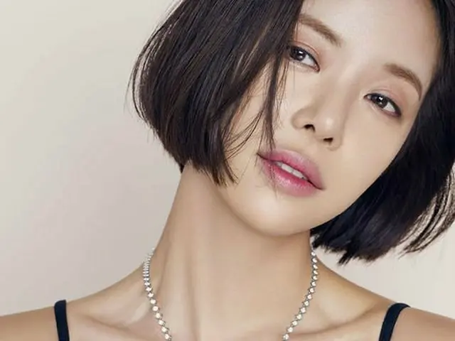 Actress Hwang Jung Eum, photos from  ELLE.