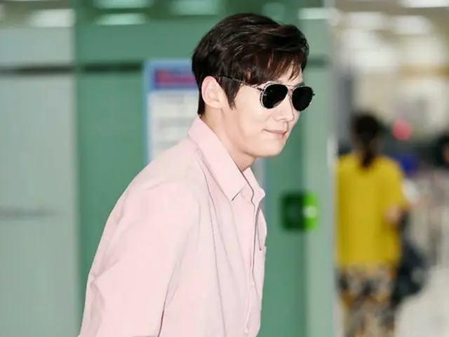 Actor Choi JinHyuk, departure to Japan for the promotion of TV series "Tunnel". 
