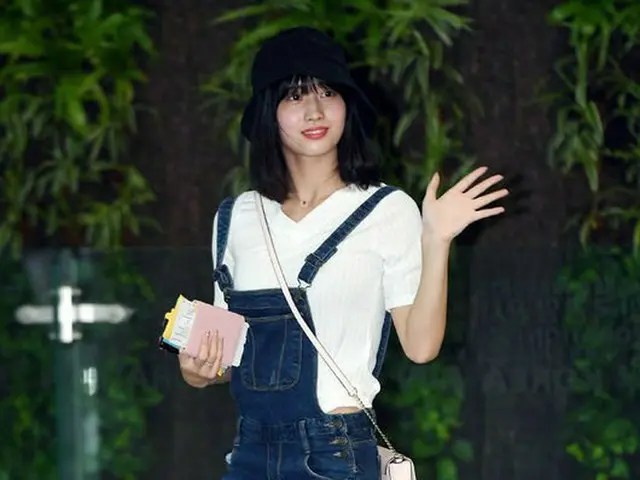 TWICE Momo, departure to Japan for concert. June 1st, Gimpo Airport.