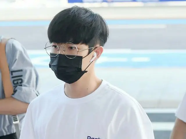 WANNA ONE, departure for overseas performances. To Bangkok, Thailand. On the mor