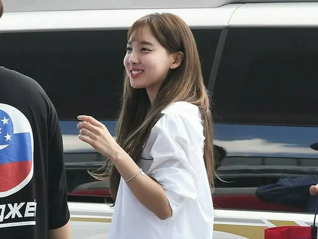 TWICE Nayeon, airport fashion. For KCON participation in LA.