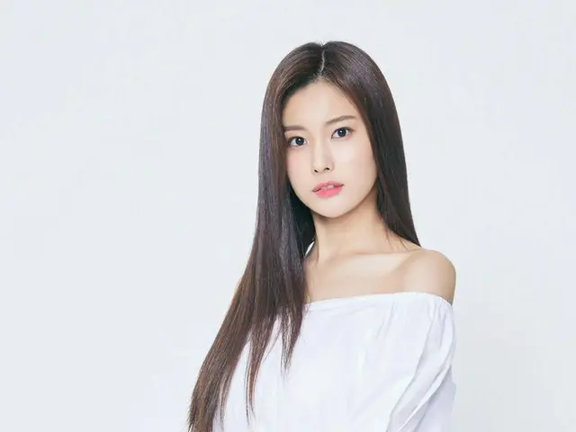 IZONE, Official profile photos are released one after another. ● HONDA HITOMI(AKB 48) ● Kang Hye Won
