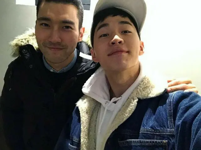 Henry (Henry), updated SNS. ”SUPER JUNIOR” Two-shot pictures with Siwonreleased.