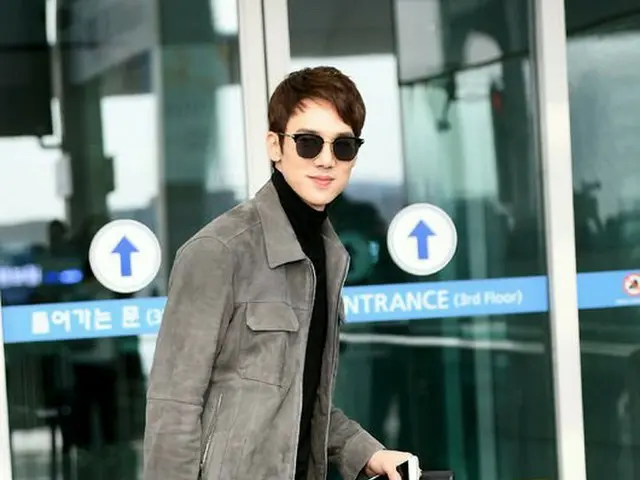 Actor Yoo Yeon Seik, during departure. In the United States LA photo shoot,Incheon International Air