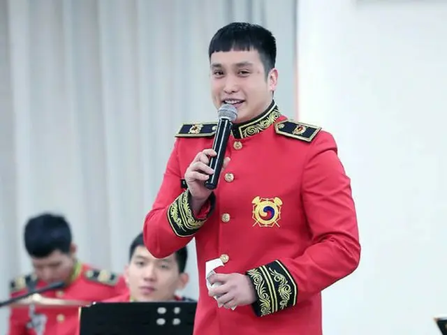 Taeheon (ZE: A), moderator of the pre-military entry event. At Junsu & T. OPentered the Army Nonsan
