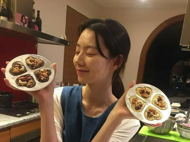 Actress Park Suzyen, updated SNS. Valentine's day. Chocolate to her husbandYoung?