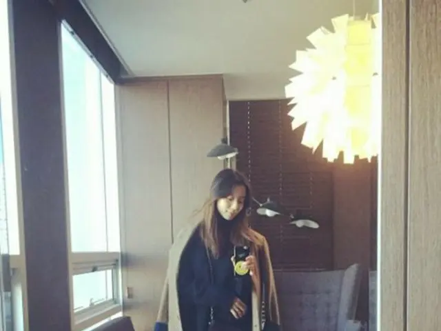 Park Suzyun, updated SNS. An elegant atmosphere feels even one piece takencasually.
