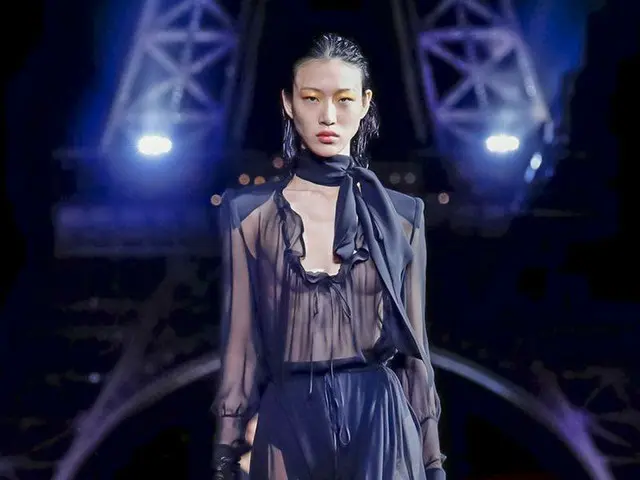 Korean model who appeared in the Saint Laurent show, Choi Sora.
