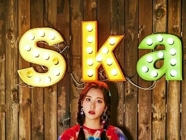 MOMOLAND Nyun, rejoining group after suspension of activities due to injury. Oto