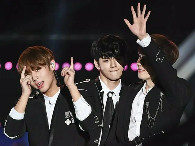 WANNA ONE Park Ji Hoon & Ong Sung Woo, greetings to the audience "2018 Asia Song