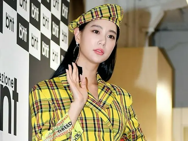 Actress Clara, Participated in the opening ceremonial photo call of the fashion 