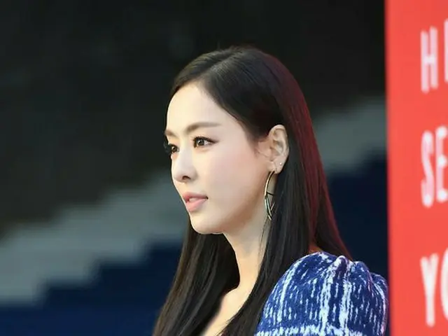 Actress Lee Da Hee, 2019 S / S HERA SEOUL FASHION WEEK Participated in "YCH" COL