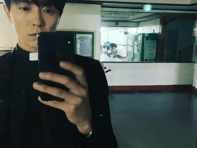 【G Official】 Actor Kim Jae Wook, released his photo.