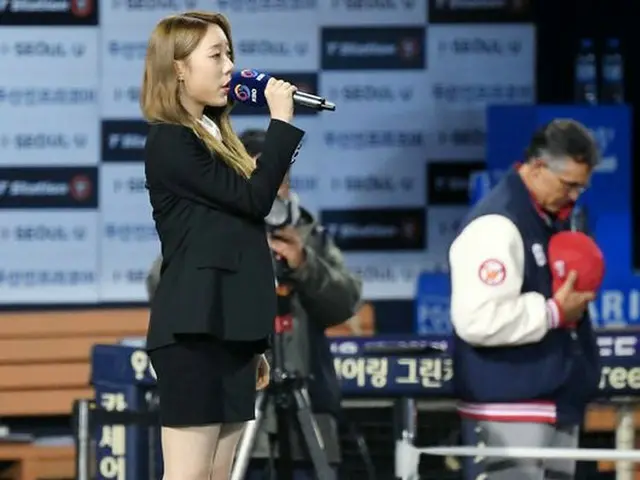 WJSN Young Jong, Doosan Bears versus SK Wyverns - National Anthem singing in the