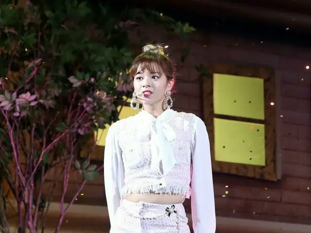 TWICE Jeong Yeon, 6th mini album "YES or YES" appearance in a comeback showcase.
