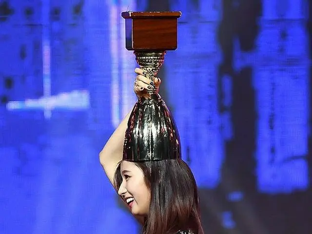 TWICE Sana, "One Shotgun" out of fantasy topics is a topic.  ● Trophy of music p